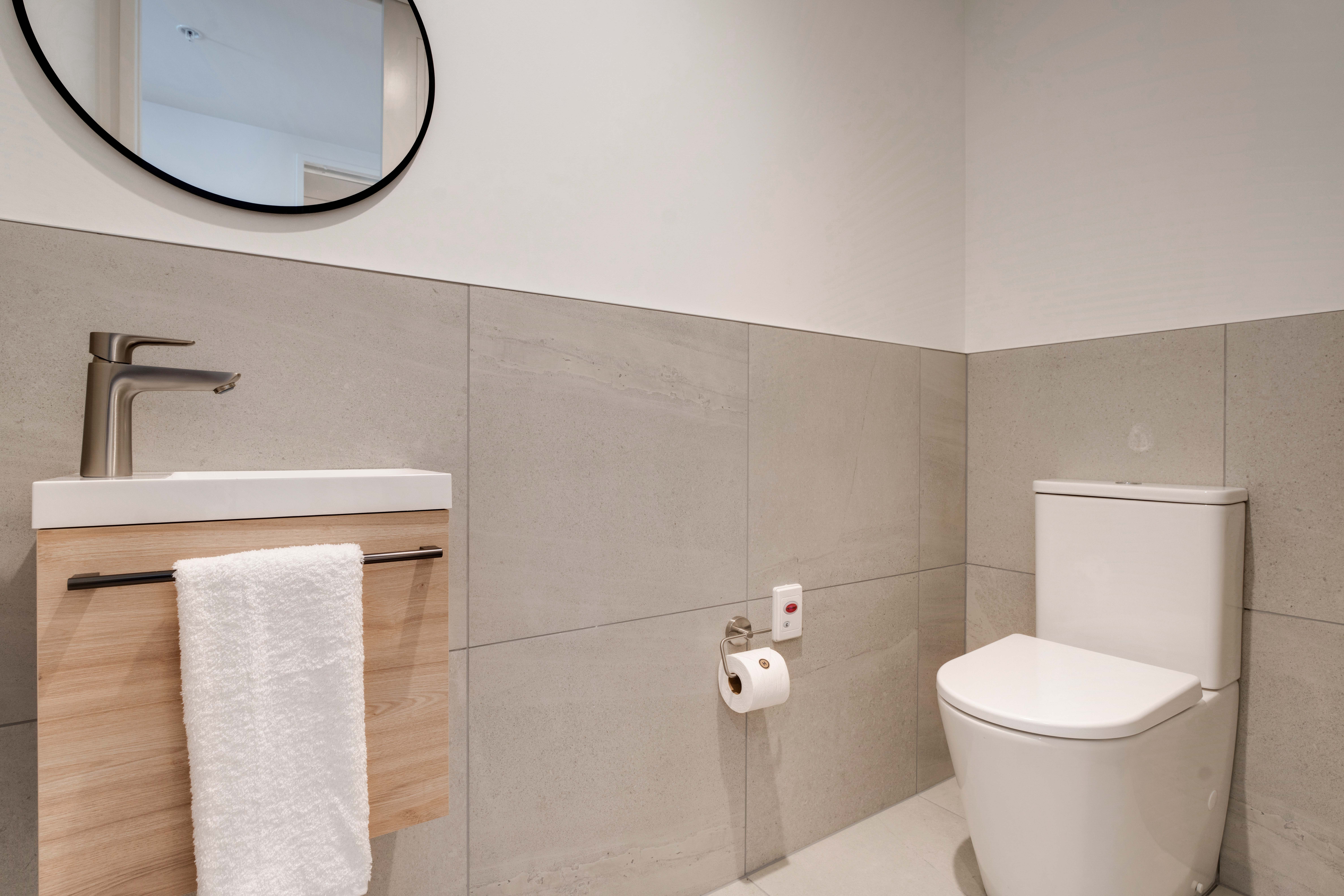 The Helier Apartment 605 Guest Bathroom